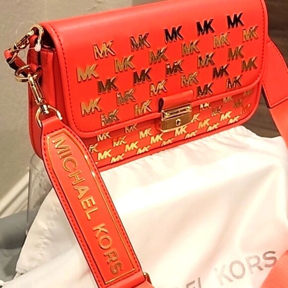 Michael Kors Bradshaw Monogram Print Convertible Shoulder Bag- Dahlia - Picture 12 of 15